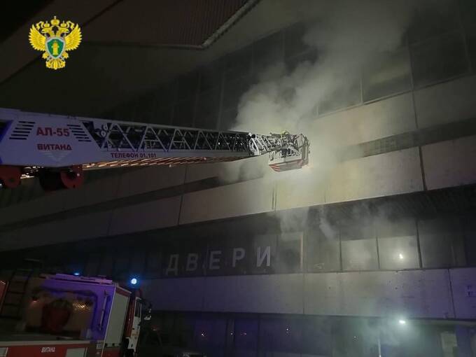 На юге Москвы ночью горел торговый комплекс